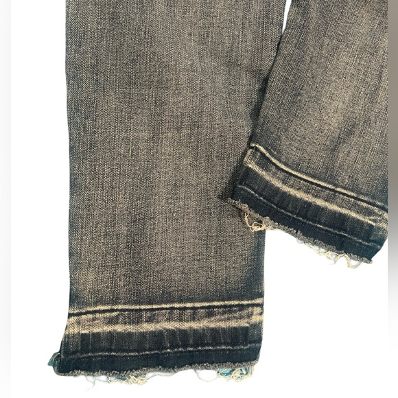 Rewind Women's / Juniors Cropped Released Raw hem Distressed Jeans size 3 - Picture 5 of 8